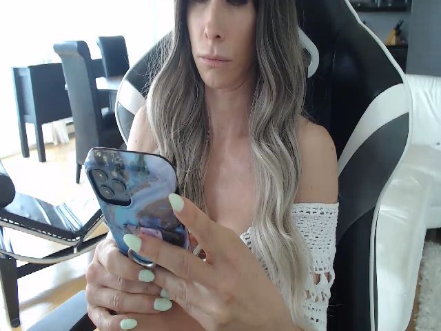 Live sex webcam photo for Karolynn #253449206