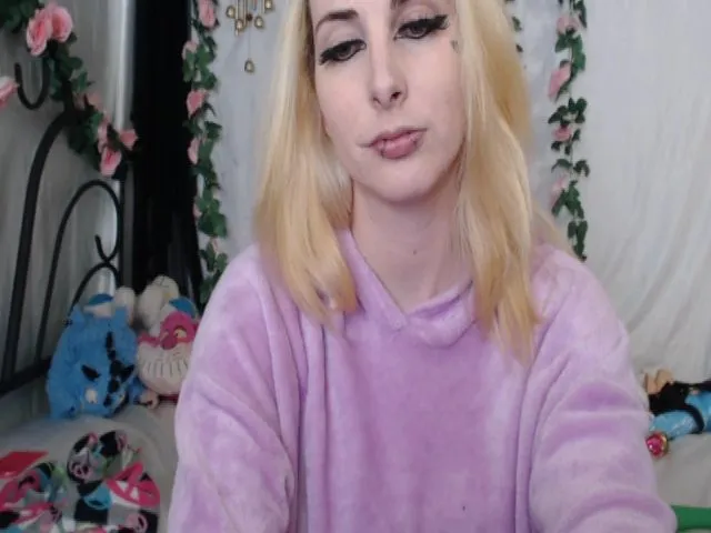 Live sex webcam photo for GalaxyFox #252278088