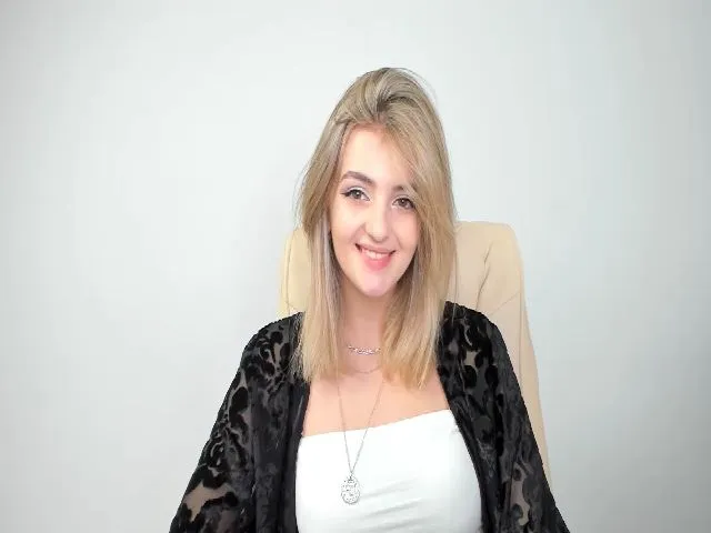 Live sex webcam photo for HelelGretta #254786392