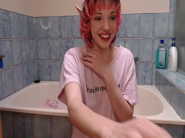 Live sex webcam photo for ValentineMae #264072454