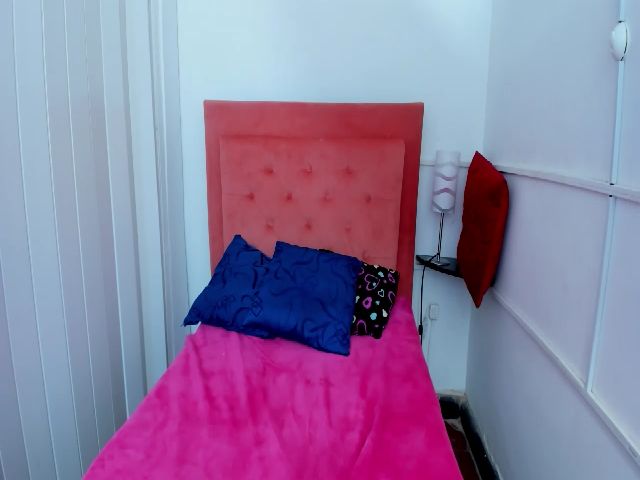 Live sex webcam photo for samyharper_ #255975922