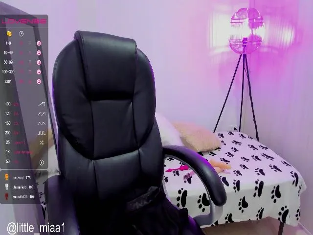 Live sex webcam photo for Little_Miaa1 #254036205