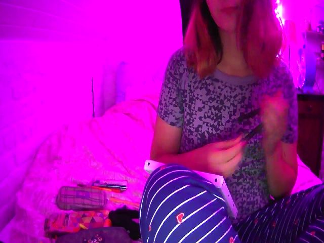 Live sex webcam photo for Avrilpurple #261618751