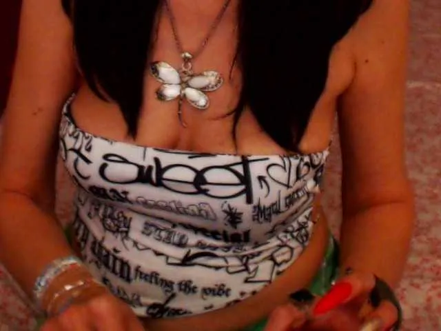 Live sex webcam photo for shannon4u #287962799