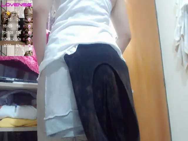 Live sex webcam photo for Meganhill_ #257656440