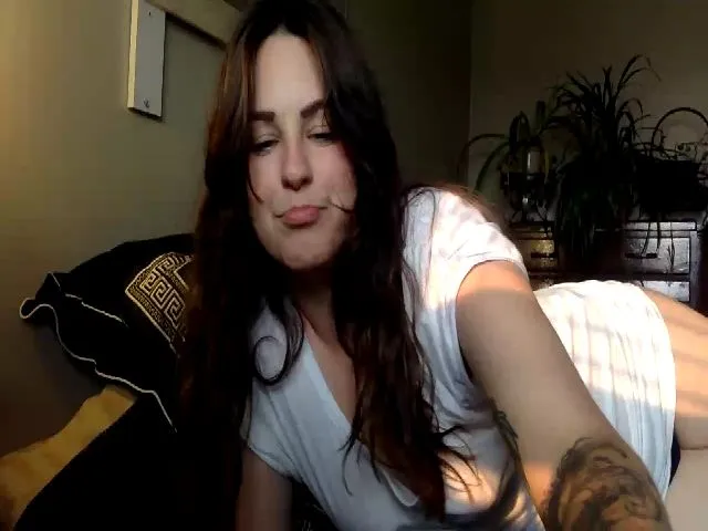 Live sex webcam photo for PennieGold #255790047