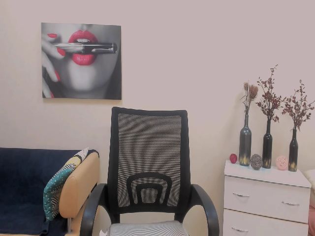 Live sex webcam photo for LoreinKis #260582016