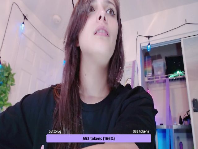 Live sex webcam photo for moonlitfox #254665319