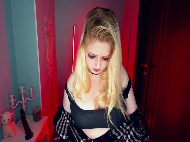 Live sex webcam photo for TinkerrBelll #263920173