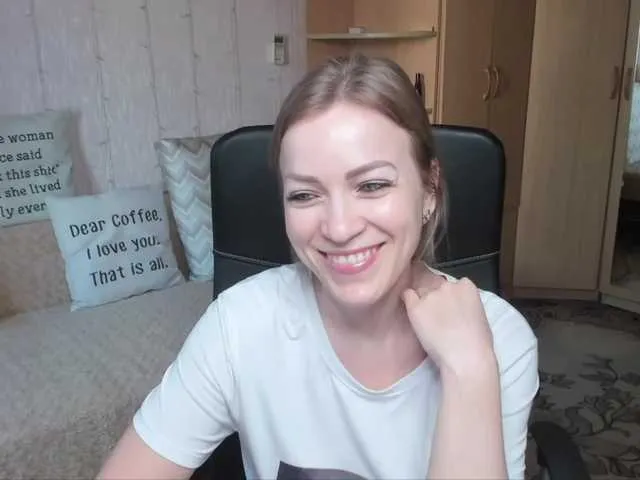 Live sex webcam photo for CherishSia #241122406