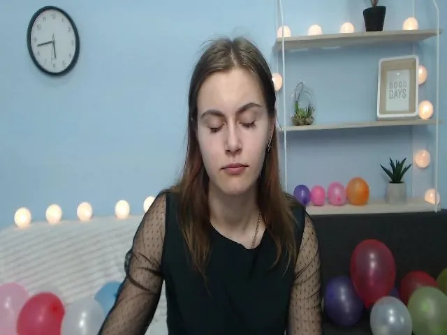 Live sex webcam photo for MollyTravis #254090444