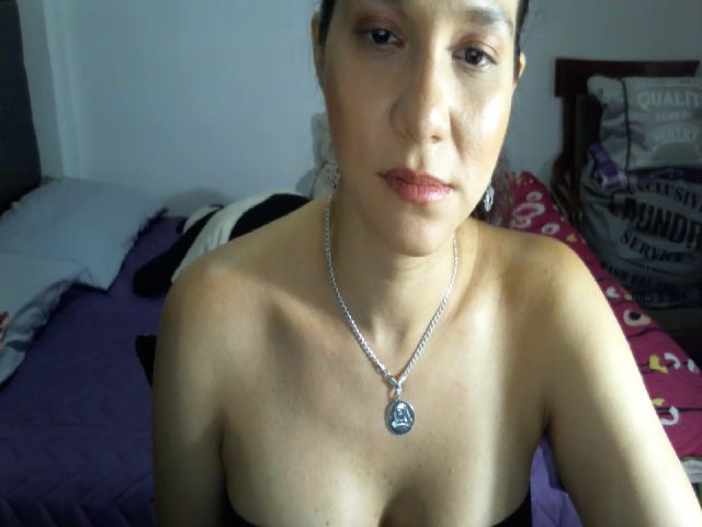 Live sex webcam photo for Sofiahenao #252335905