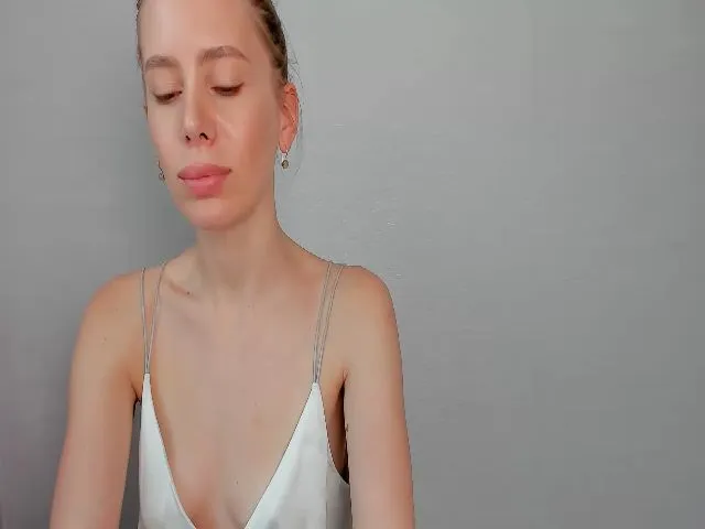 Live sex webcam photo for WowAlina_ #252822187