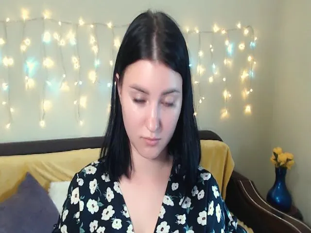 Live sex webcam photo for JenniferGill #263644683