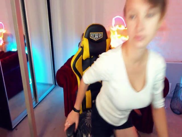 Live sex webcam photo for WhiteFoxi #262606385