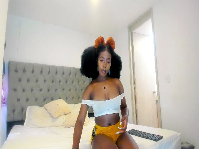 Live sex webcam photo for Afro__Goddess #264308962