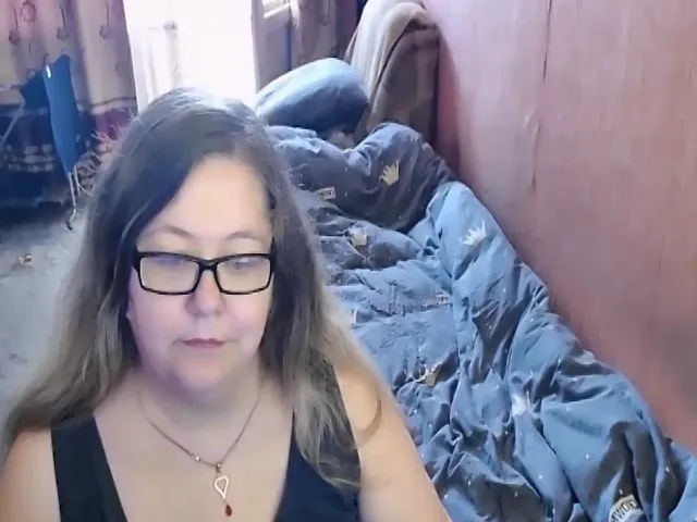 Live sex webcam photo for HotXXXGirl1 #256157710