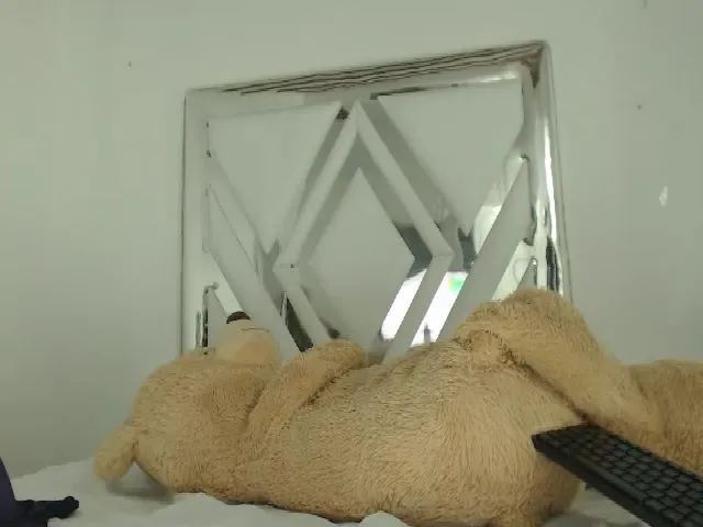 Live sex webcam photo for Sweet_barbiie #252941492