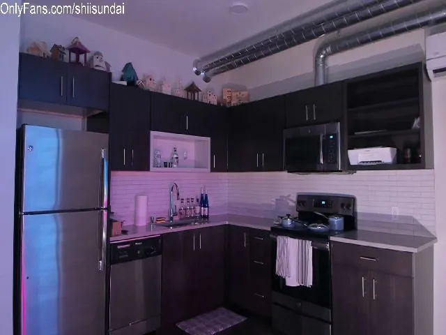 Live sex webcam photo for ShiiSundai #252919771