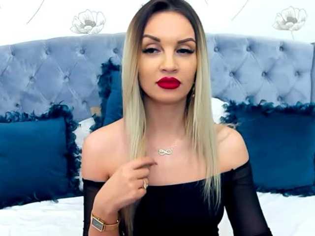 Live sex webcam photo for AllisonSweets #287945494