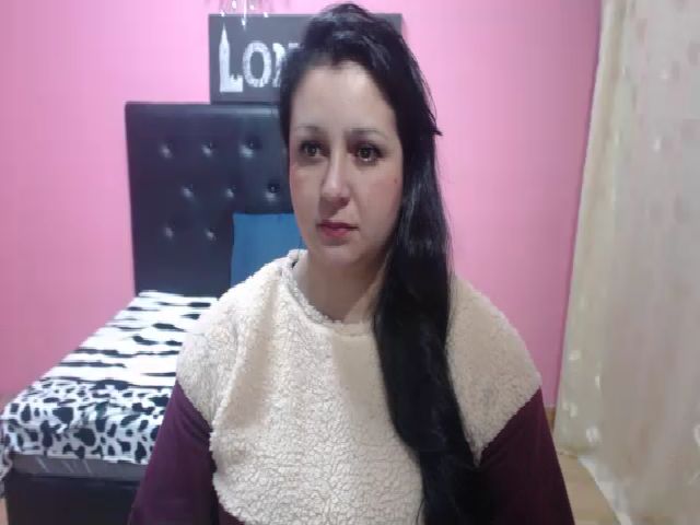 Live sex webcam photo for Orianafox #254024724