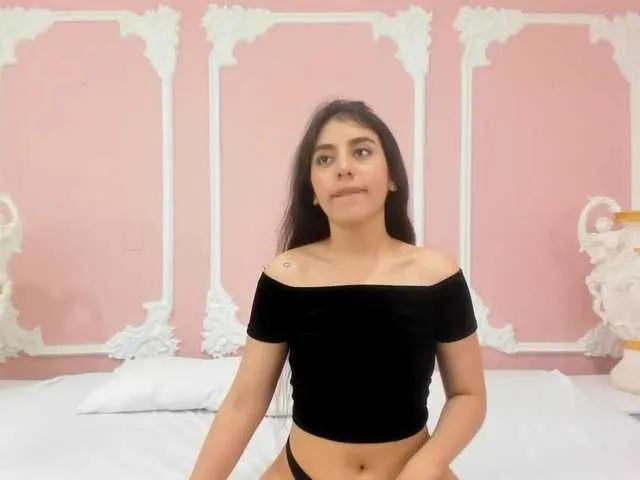 Live sex webcam photo for MaddyLennon #241275560