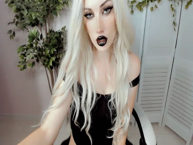 Live sex webcam photo for JuliaWilson #260805425