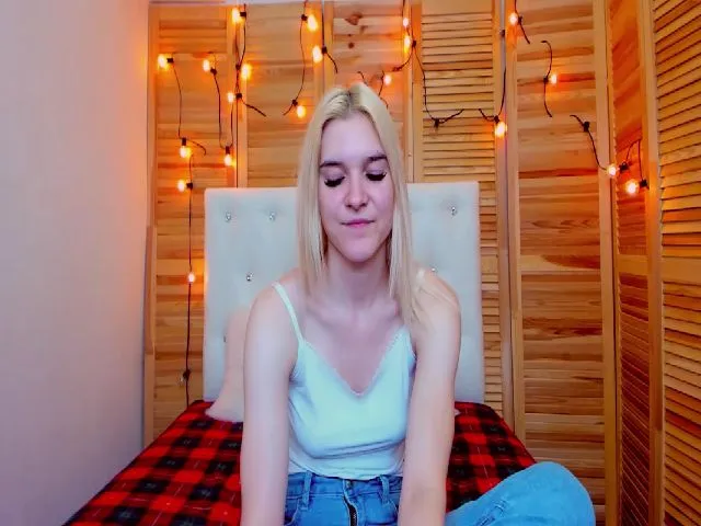 Live sex webcam photo for MarliTes #256667826