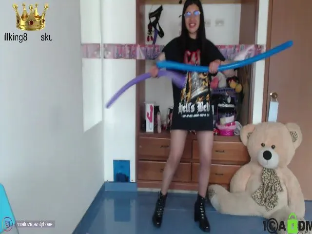 Live sex webcam photo for Miahot21 #263089505