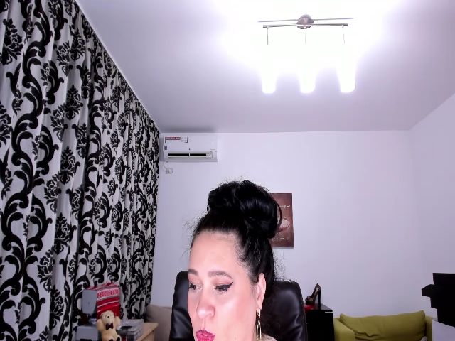 Live sex webcam photo for Charlotte4u #263154477