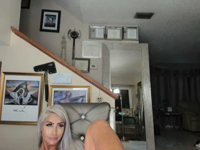 Live sex webcam photo for adrianna_fox #287953092