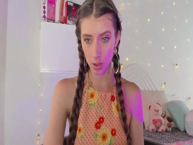 Live sex webcam photo for AlessaKitty #254254559