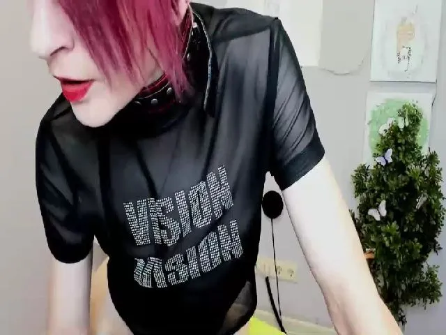 Live sex webcam photo for RubyBlaze #254094776