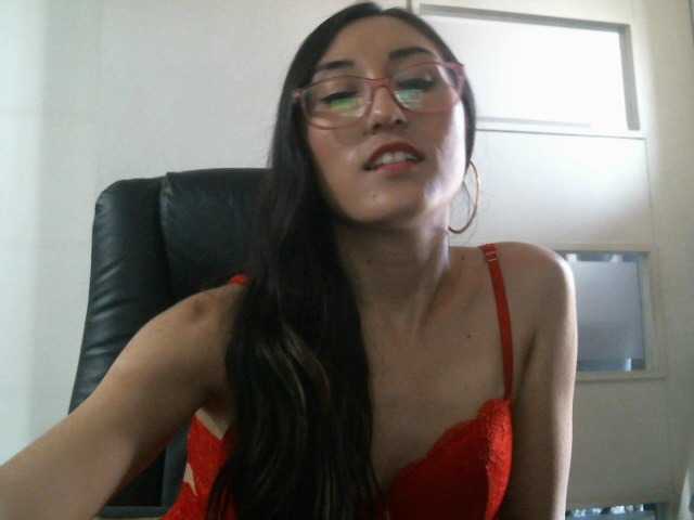 Live sex webcam photo for Ninimoon #287968339