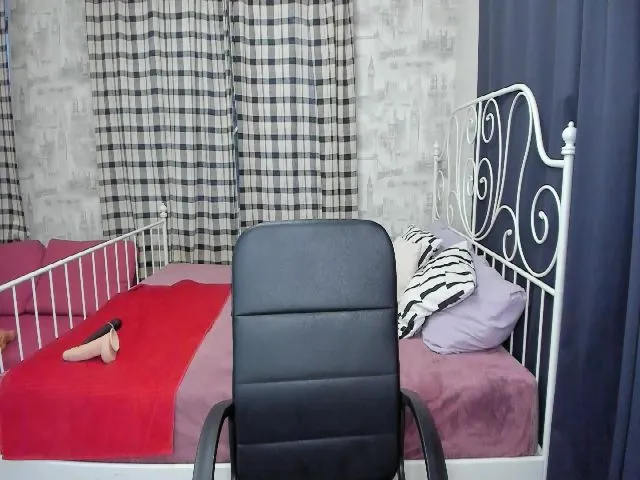 Live sex webcam photo for A11yson #254658358