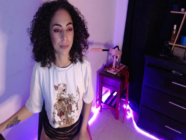 Live sex webcam photo for Aliiciapalmer #255534579