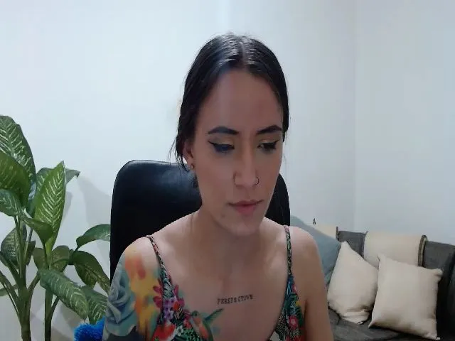 Live sex webcam photo for Avaa22_ #260422475