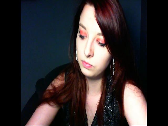 Live sex webcam photo for VirginLuna18 #253839432