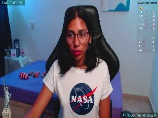 Live sex webcam photo for Turquesaxx #251680589