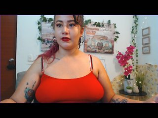 Live sex webcam photo for SaritaQueen #240556568