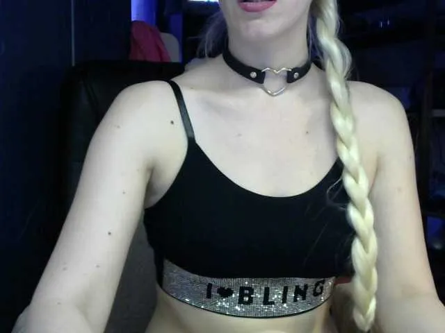 Live sex webcam photo for VIPGERL99 #246200407
