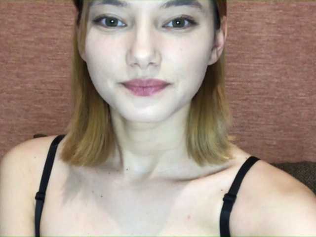 Live sex webcam photo for Sweetgirl-11 #241119803