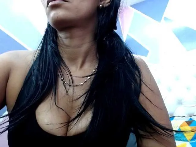 Live sex webcam photo for CrazzyJenna #254320901