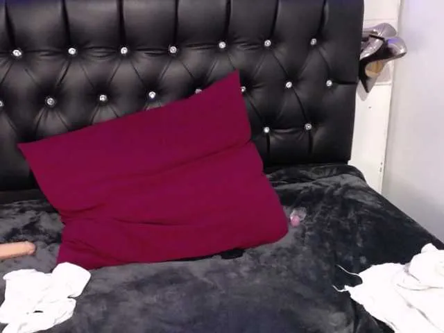 Live sex webcam photo for candystorm01 #244348680