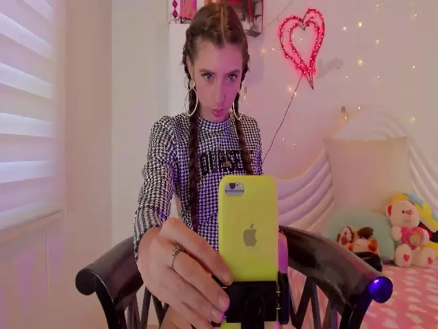 Live sex webcam photo for AlessaKitty #255432495