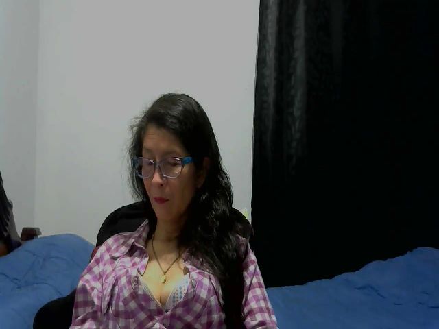 Live sex webcam photo for Latin__mature #259818767
