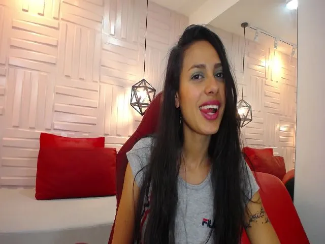 Live sex webcam photo for Anaiss_10 #255948233