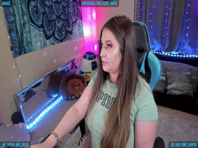 Live sex webcam photo for Nikki_Haze #253357969