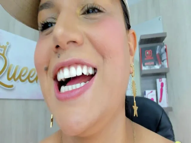 Live sex webcam photo for Jimena_saenz #262885709