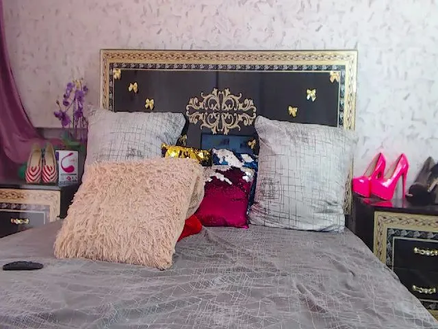 Live sex webcam photo for LyLeonor #252504374